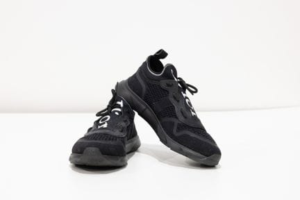 DIOR
1 paire de sneakers en nylon noir, taille 41,