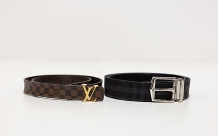 LOUIS VUITTON
Ceinture femme en damier ébène, bouc