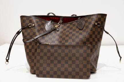 LOUIS VUITTON
Cabas Neverfull en toile damier ébèn