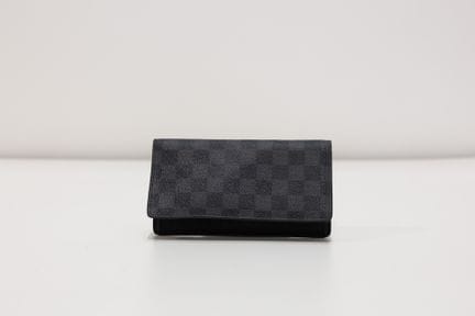 LOUIS VUITTON
Compagnon en toile damier graphite, 