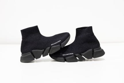 BALENCIAGA
1 paire de sneakers en nylon noir, tail