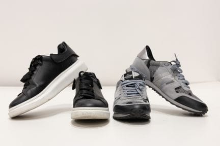 VALENTINO GARAVANI
1 paire de baskets en nylon gri