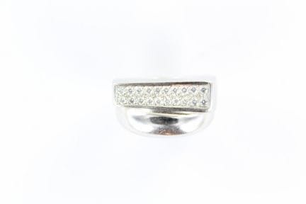 Ring aus 18-karätigem Weißgold mit doppeltem Ringk