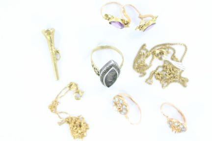 Goldset bestehend aus 2 Paar Ohrringen (beschädigt