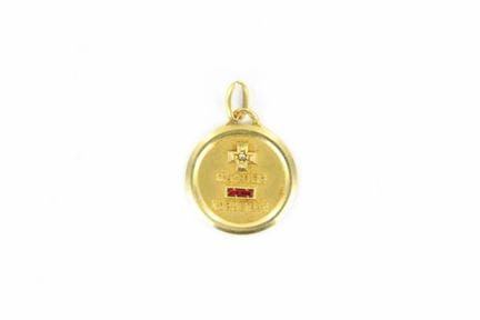 18K Yellow Gold Love Medal
2.9 g