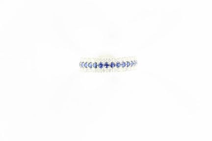 Bague en or blanc 18 K agrémentée d'une ligne de 1