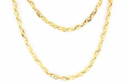 18K yellow gold interlocking link necklace. Length