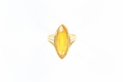 Bague marquise en or jaune 18k ornée d'une pierre 