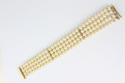 4-strand bracelet made of Shoker cultured pearls (