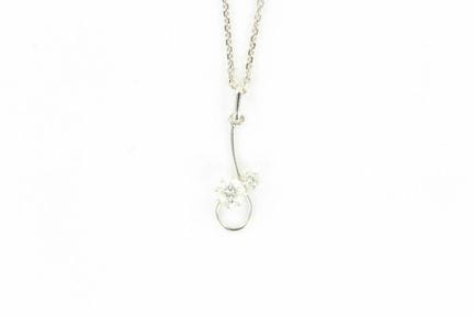 18K white gold chain (Length: 38) and a treble cle
