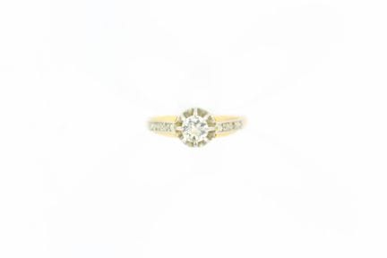 18K yellow gold ring set with a 0.30 ct central di