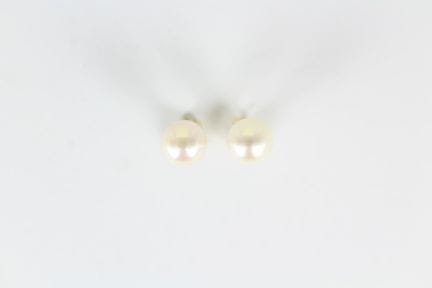A pair of 18K yellow gold earrings adorned with a 