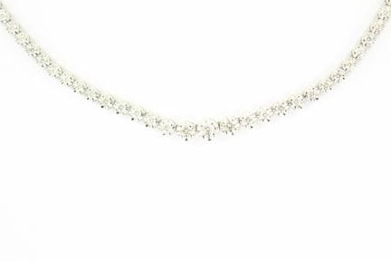 Platinum necklace set with 144 diamonds ranging fr