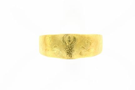Open-ended rigid bracelet in 18K yellow gold with 