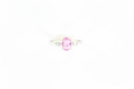 Bague en or blanc 18 K ornée d'un saphir rose oval