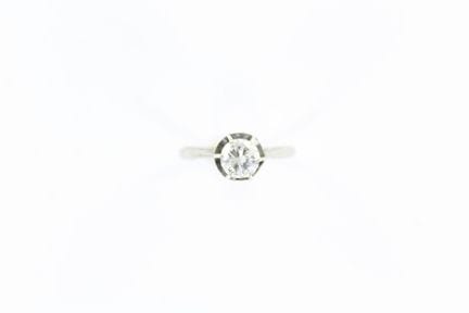 18K white gold solitaire ring set with a 0.90 ct d
