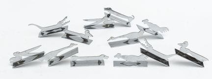YOREL, ein Set aus 12 Messern aus gestanztem Metal