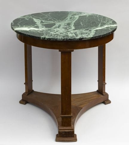 A side table made of mahogany and mahogany veneer,