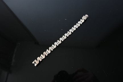 墨西哥。带有几何装饰的 925‰银手镯。长度：19 厘米。重量：46.62 克。