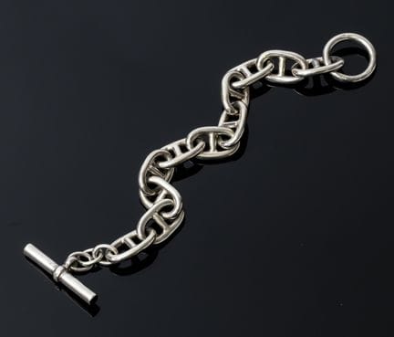 A 925‰ silver anchor chain-style nautical link bra