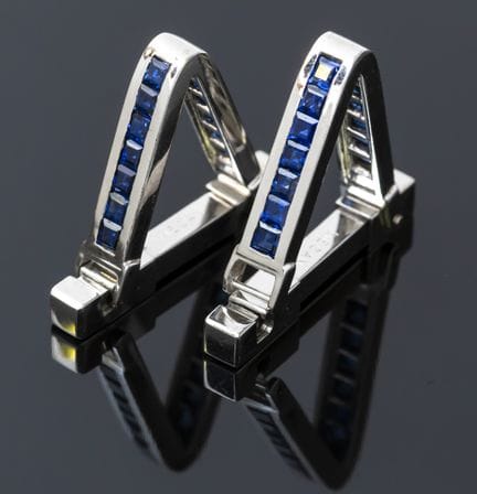 A pair of 750‰ white gold cufflinks set with calib