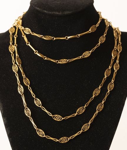 A 750‰ yellow gold long necklace. Made in France, 