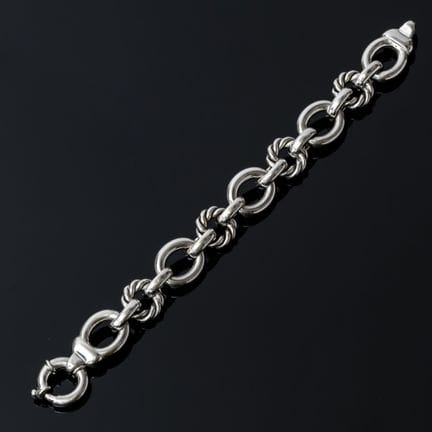 A 925‰ sterling silver bracelet with a marine-styl