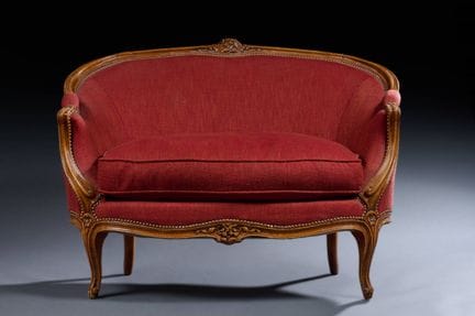 Petit canapé corbeille de style Louis XV en bois n