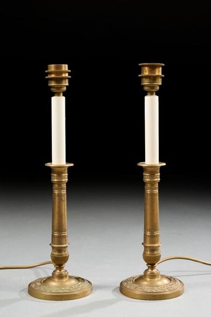 VAUGHAN DESIGNS. Lampada da tavolo a candela Direc