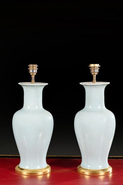 VAUGHAN DESIGNS. Jarrones «Fishtail». Par de jarro