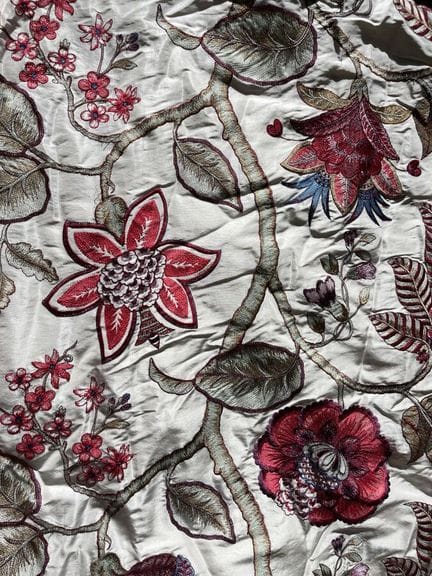 Manuel Canovas. Aurore, nei colori rosa e verde. G