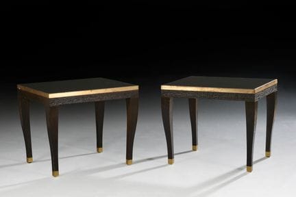 Coppia di tavolini rettangolari in legno e ottone,