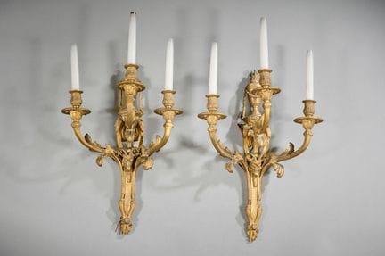Coppia di applique in stile Luigi XVI in bronzo do