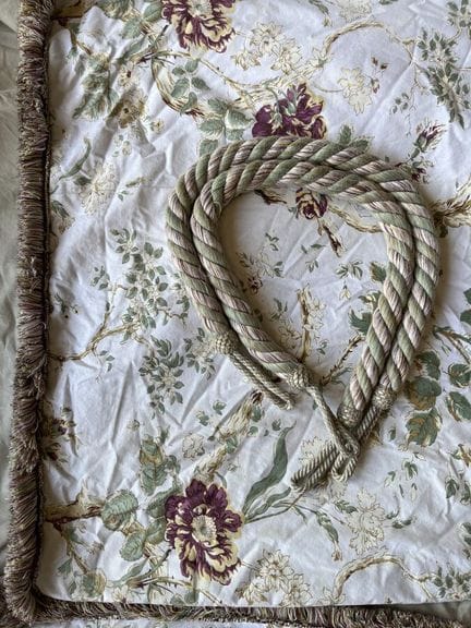 Thorp of London, Mrs Minever. Coppia di tende in c