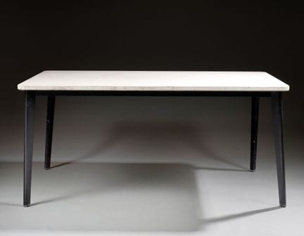 Tavolo da pranzo rettangolare con piano in pietra 