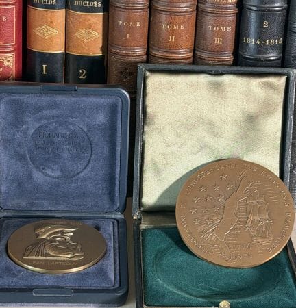 Due medaglie di bronzo, una del bicentenario dell’