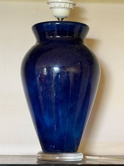 DAUM – Frankreich – Blaue Glasvase in Balusterform