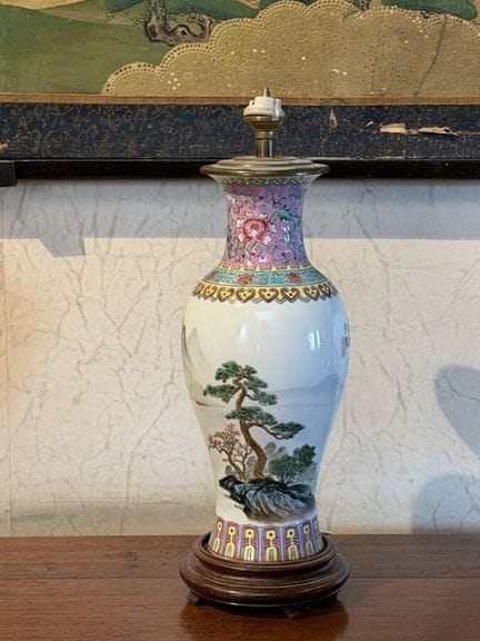 Piccolo vaso in porcellana cinese policroma con de