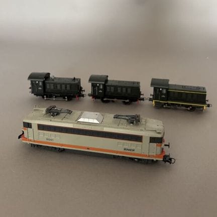 LIMA - Italy - Set of four SNCF railcars (item num