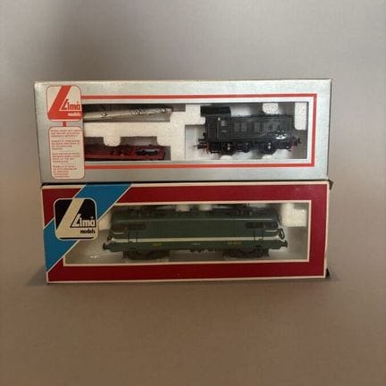 LIMA - Italie - deux wagons - références 208204 et