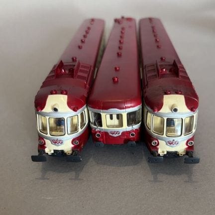 ROCO - Austria - three SNCF TEE cars numbered "X 2