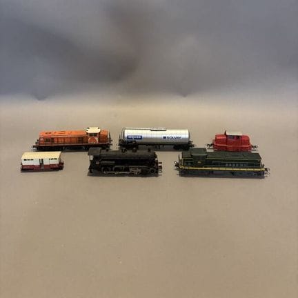 Lot de six wagons dont MOUGEL, JOUEF et FLEISCHMAN
