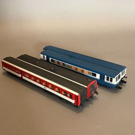 LIMA - Italy - Four SNCF railcars 

Model trains -