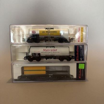 ELECTROTREN - lot dde trois wagons - références 15
