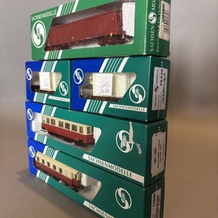 SACHSEN MODELLE - Lot de cinq wagons SNCF 

Trains
