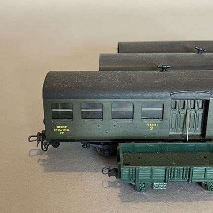 CPMR - France - Three SNCF railcars
A small traile