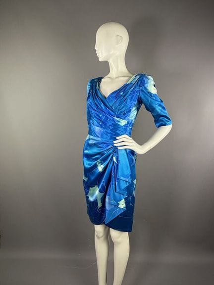 LORIS AZZARO Paris - Robe cocktail.

En satin de s