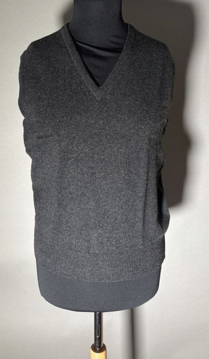 OLD ENGLAND - PARIS
Gilet sans manche à col V, en 