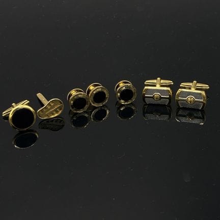 Lot de boutons de manchettes et boutons de plastro