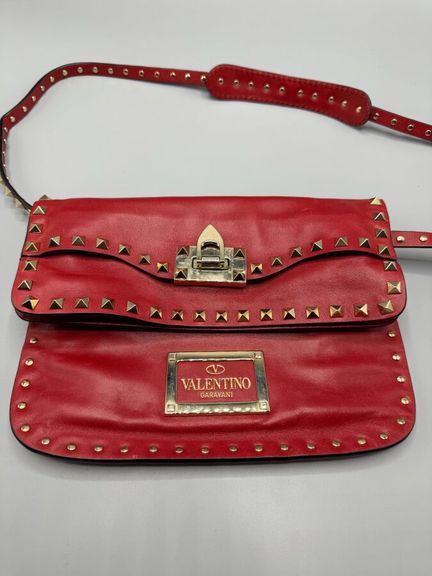 VALENTINO GARAVANI - Sac à main ROCKSTUD.

En cuir